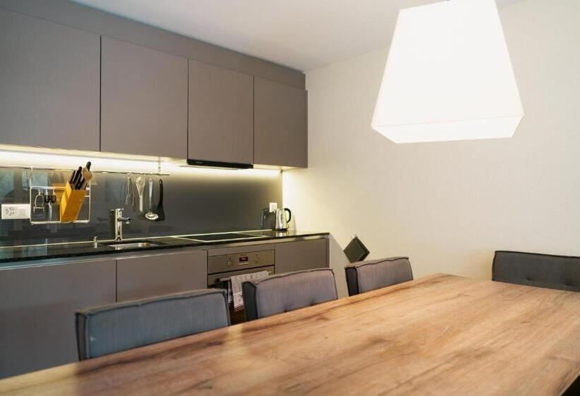 فندق Peaks Place Apartments & Spa