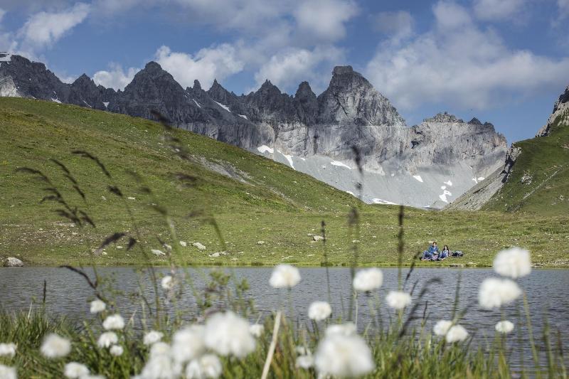 فندق Peaks Place Apartments & Spa