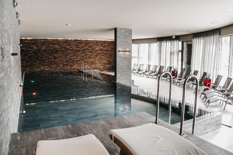 فندق Peaks Place Apartments & Spa