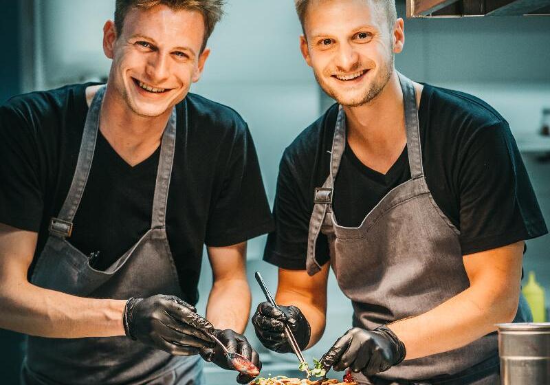 فندق Peaks Place Apartments & Spa