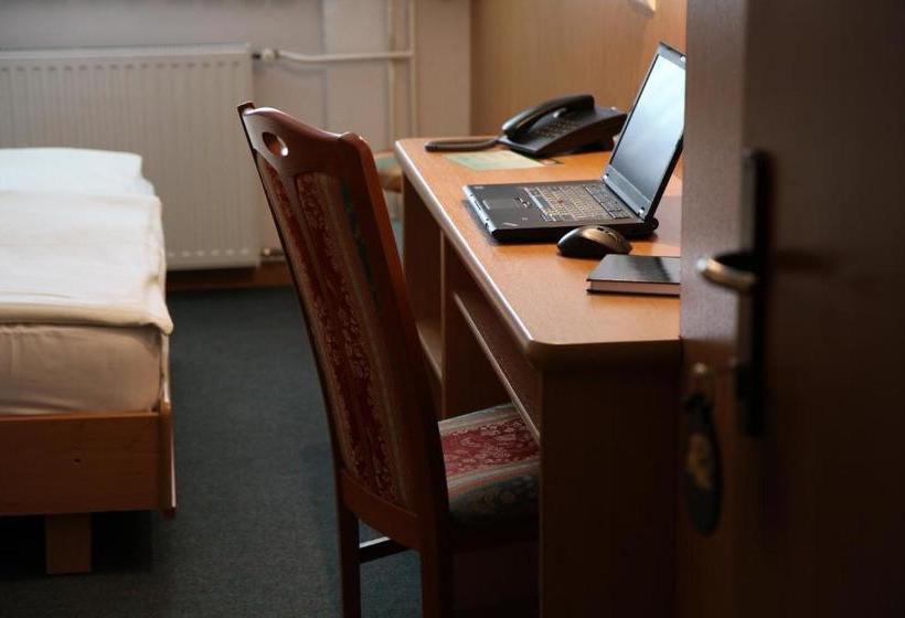 هتل Oskar Zaplata