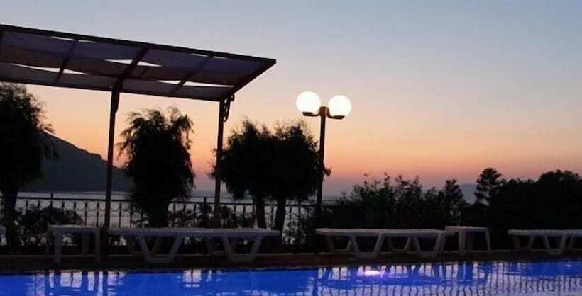 בית מלון כפרי Philoxenia