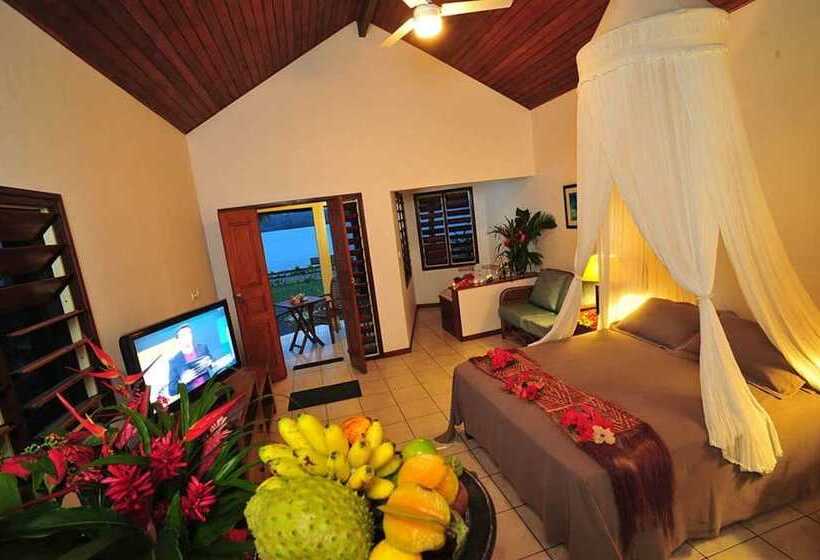 هتل Poppys On The Lagoon