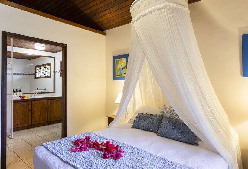 هتل Poppys On The Lagoon