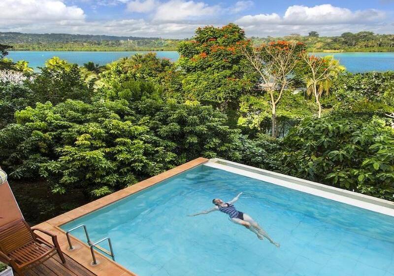 هتل Poppys On The Lagoon