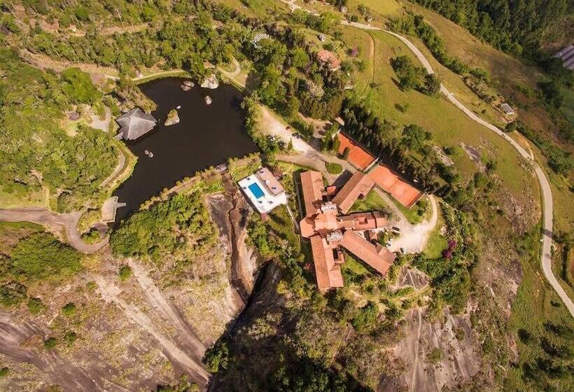 ホテル Pousada Pedra Azul