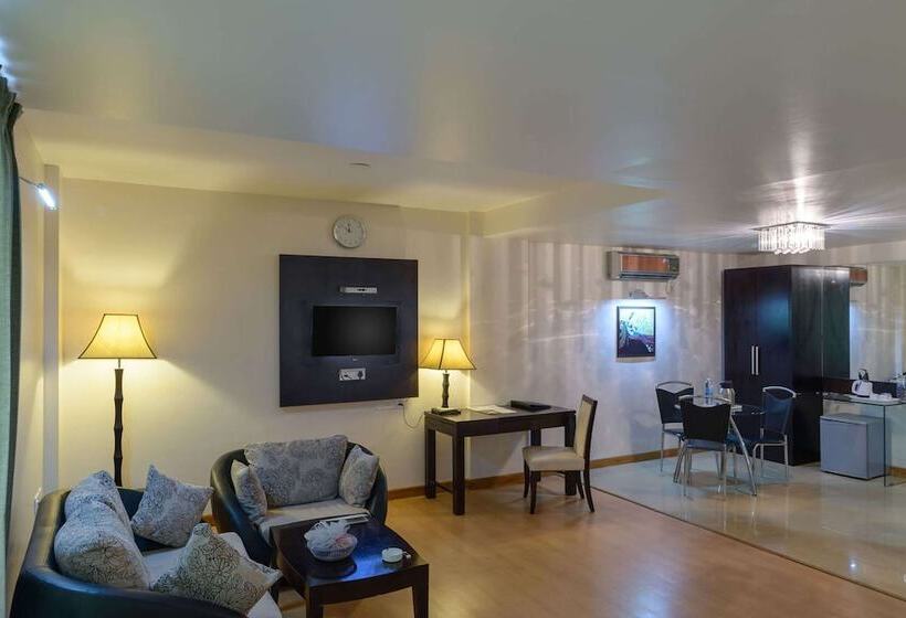 Отель Quality Inn Palms