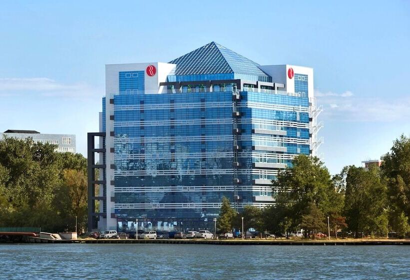 فندق Ramada By Wyndham Constanta