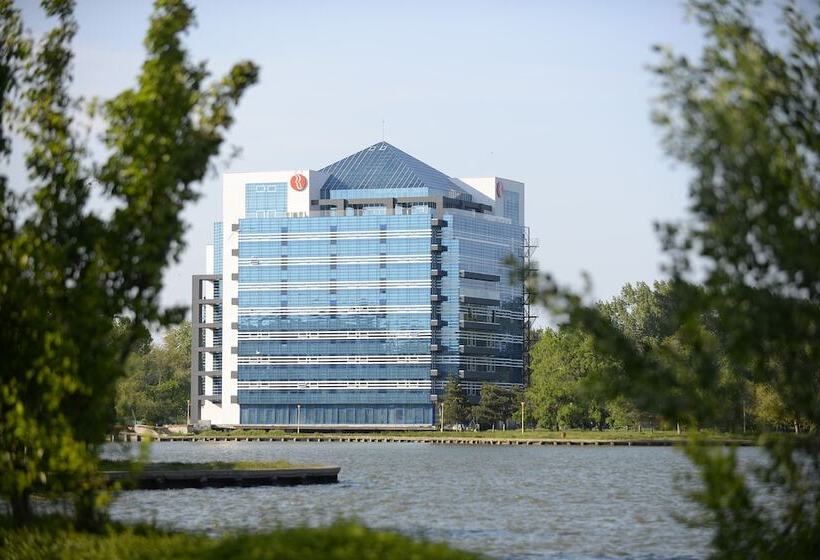 فندق Ramada By Wyndham Constanta