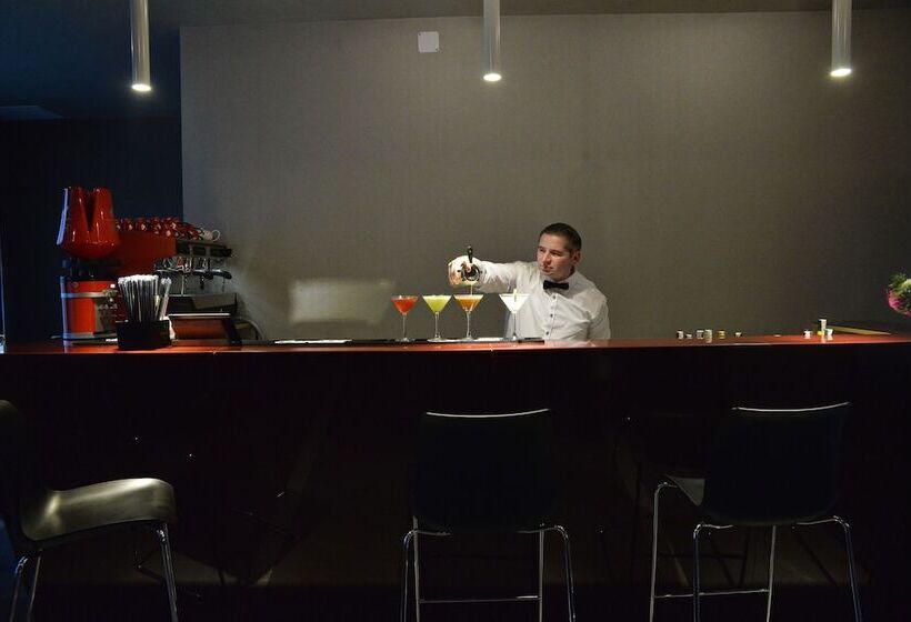 فندق Ramada By Wyndham Constanta