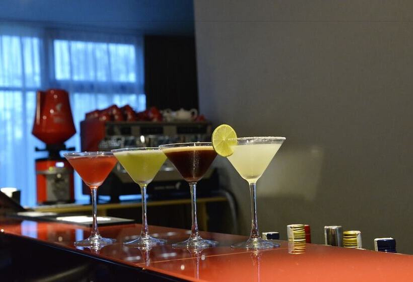 فندق Ramada By Wyndham Constanta