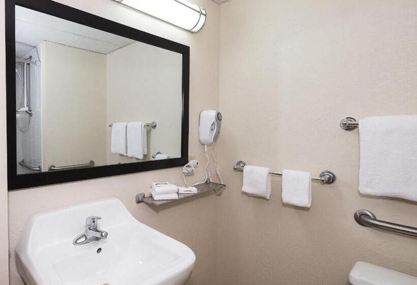 호텔 Red Roof Inn Cortland