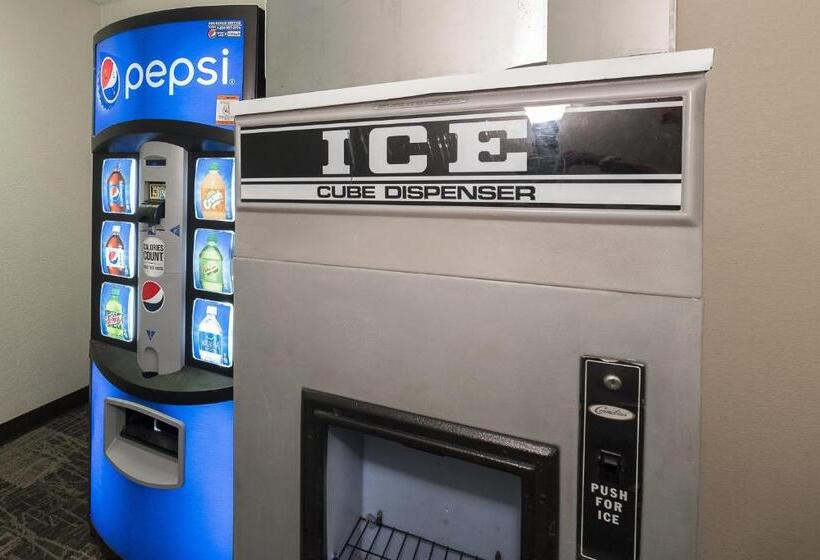 호텔 Red Roof Inn Cortland