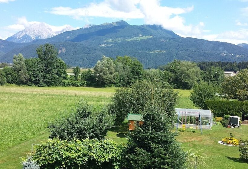 هتل Rooms & Apartments Jana