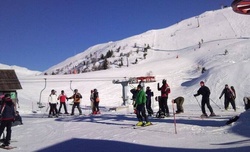 هتل Rooms & Apartments Jana