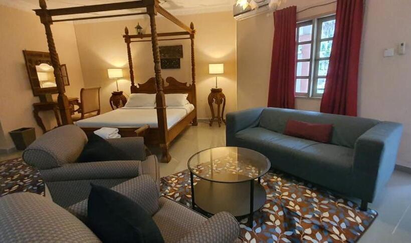 בית מלון כפרי Seri Pengantin Resort