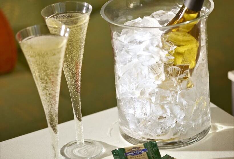 Отель Springhill Suites By Marriott Mount Laurel