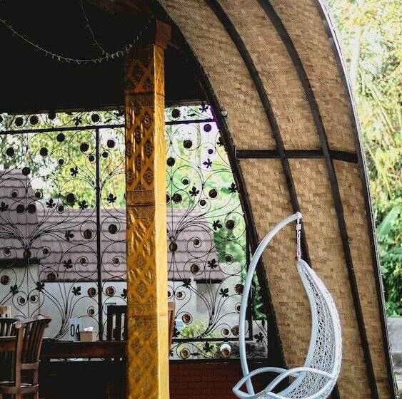 호텔 Sri Abi Ratu Villa