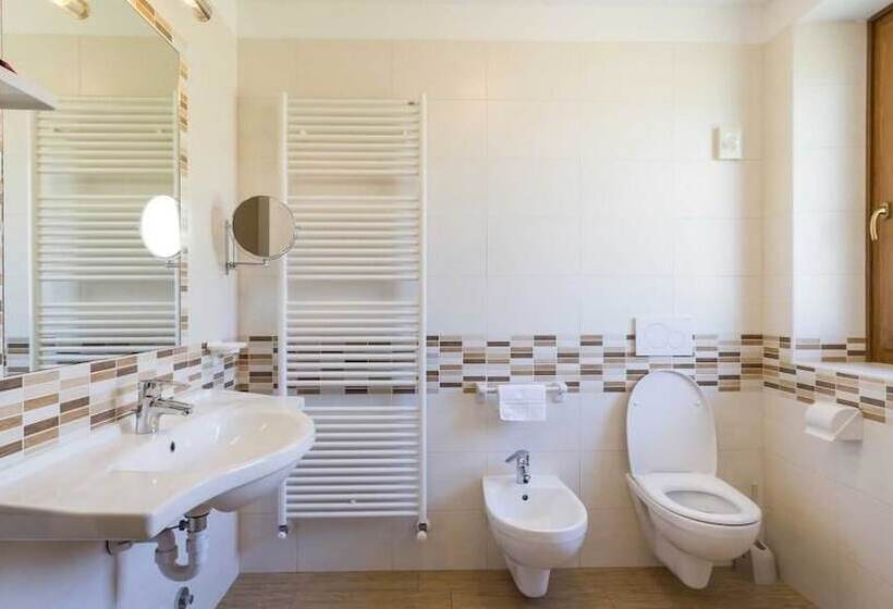 בית מלון כפרי Stella Alpina