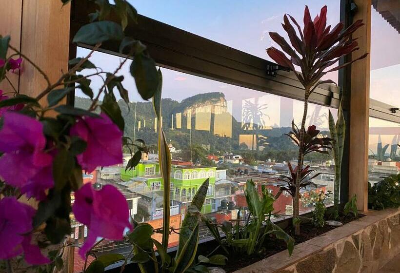 ホテル & Suites Cerro Roj0