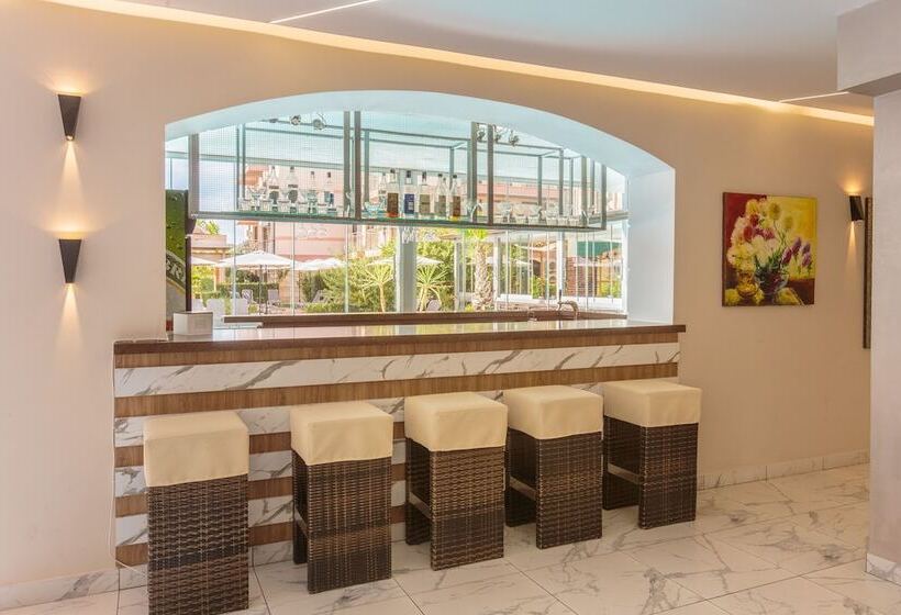 Apart Hotel Tarsis Club