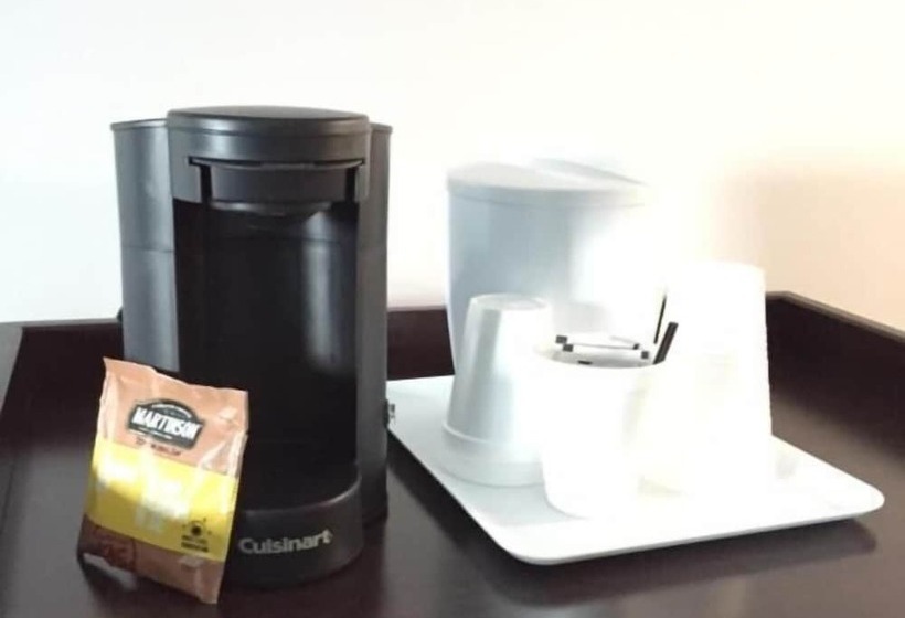 فندق Travelodge By Wyndham Rosetown