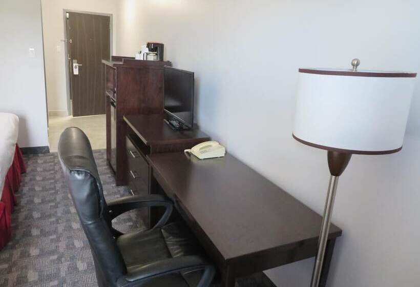 فندق Travelodge By Wyndham Rosetown