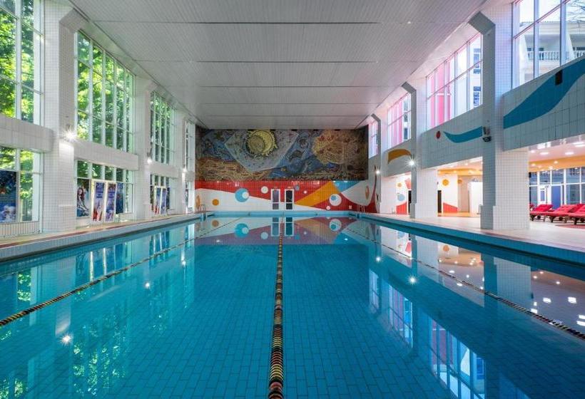 هتل Uzhnoe Vzmorie Health Resort