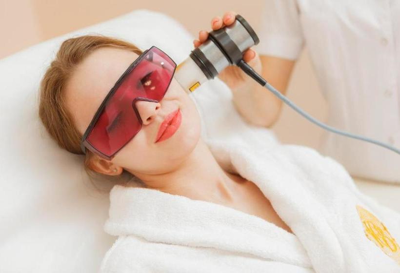 هتل Uzhnoe Vzmorie Health Resort