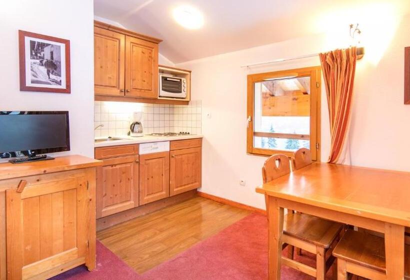 Отель Vacancéole   Résidence Les Chalets De La Ramoure