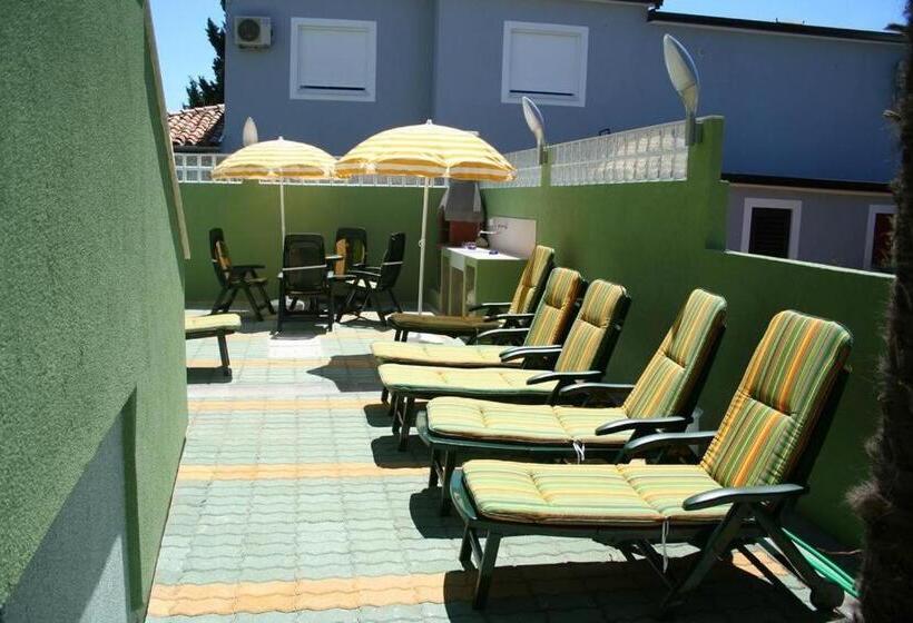 فندق Villa Punta Viktory