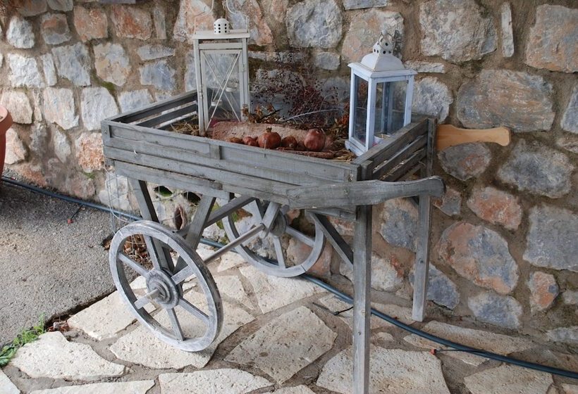 Menalia Villas & Suites