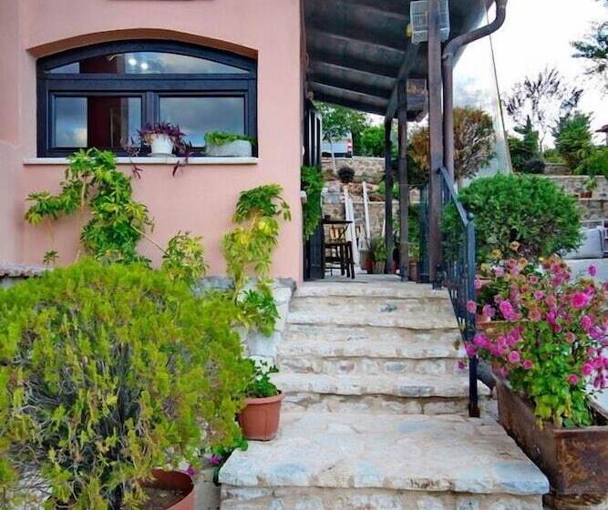 Menalia Villas & Suites