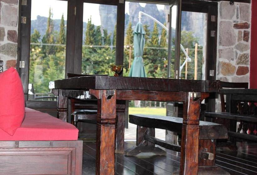 Monastiri Guesthouse