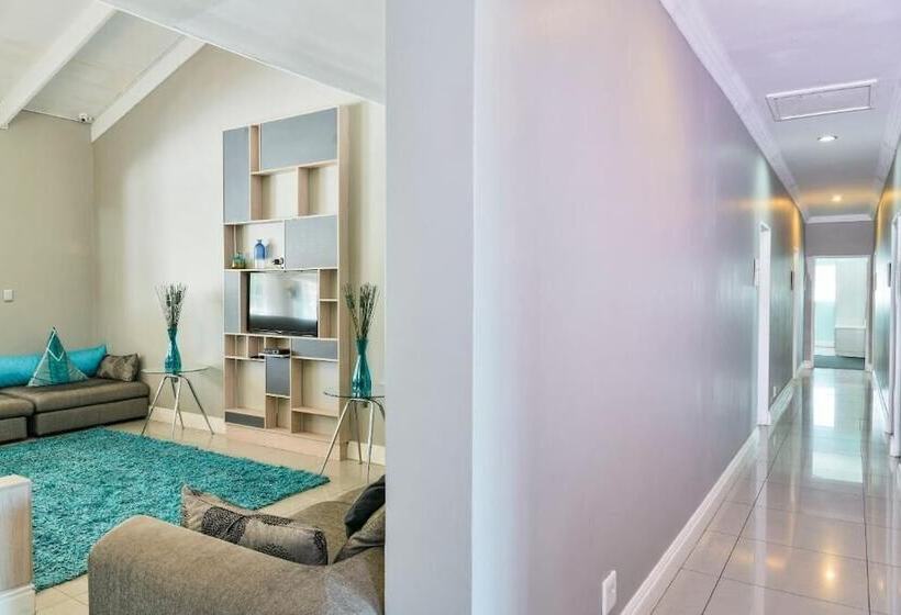 膳宿费 Albeit Lodge