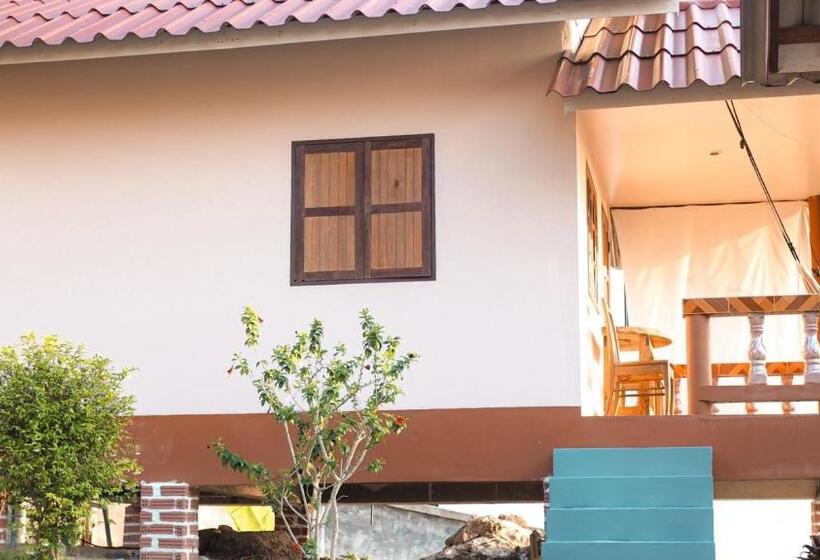 Пансион J.b. Hut Bungalows