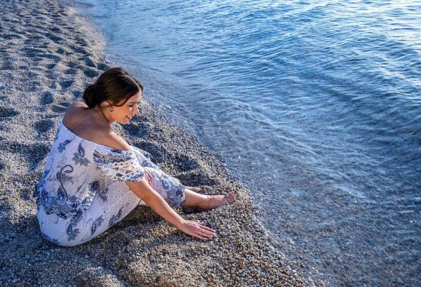 اقامتگاه Park Oasi Resort