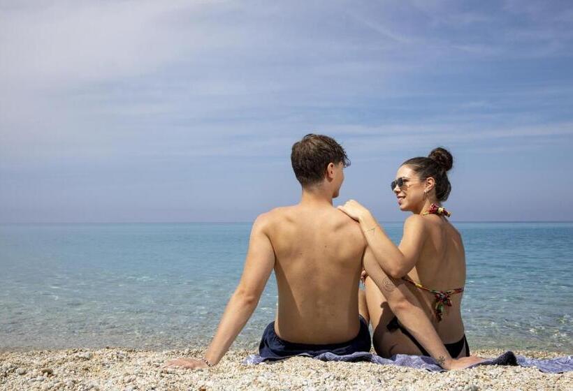 اقامتگاه Park Oasi Resort