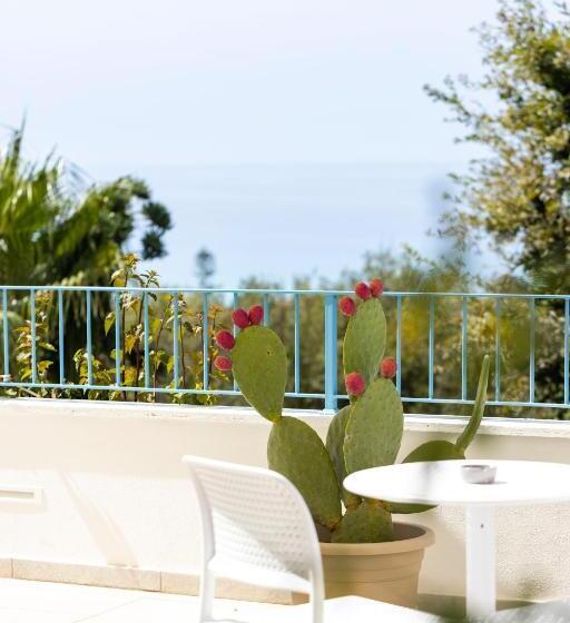 اقامتگاه Park Oasi Resort