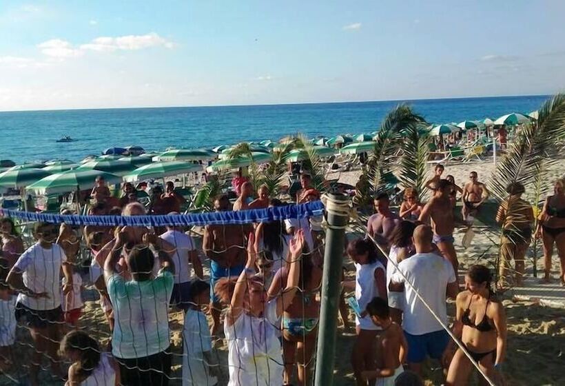 اقامتگاه Park Oasi Resort