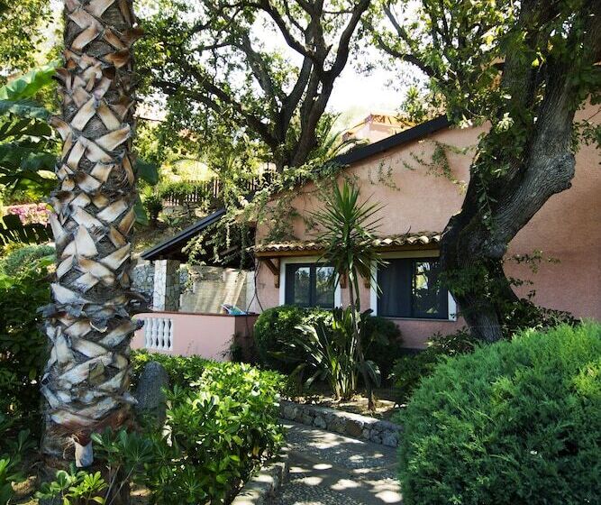 اقامتگاه Park Oasi Resort