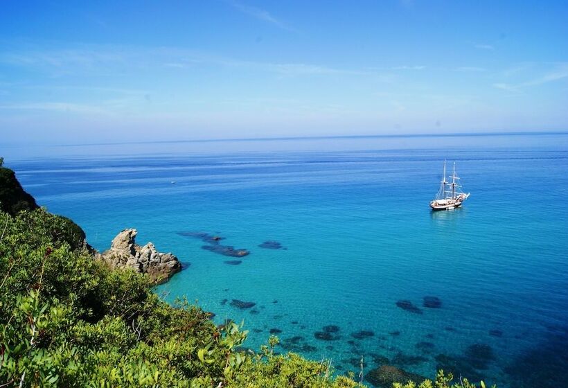 اقامتگاه Park Oasi Resort