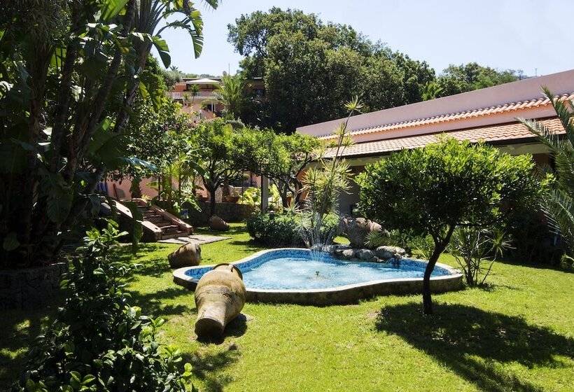 اقامتگاه Park Oasi Resort