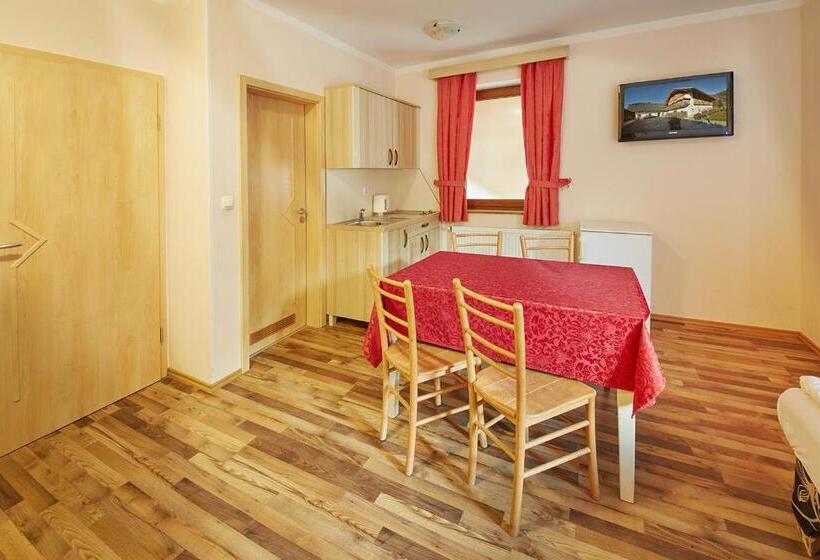 Rute Hotel And Apartments