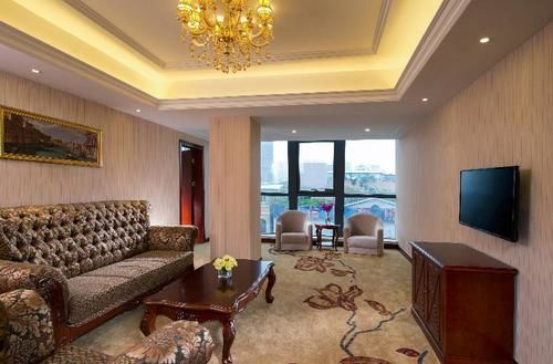 Vienna Hotel Shanghai Happy Valley