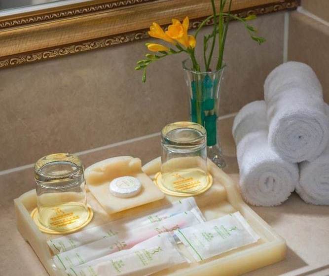 Vienna Hotel Shanghai Happy Valley