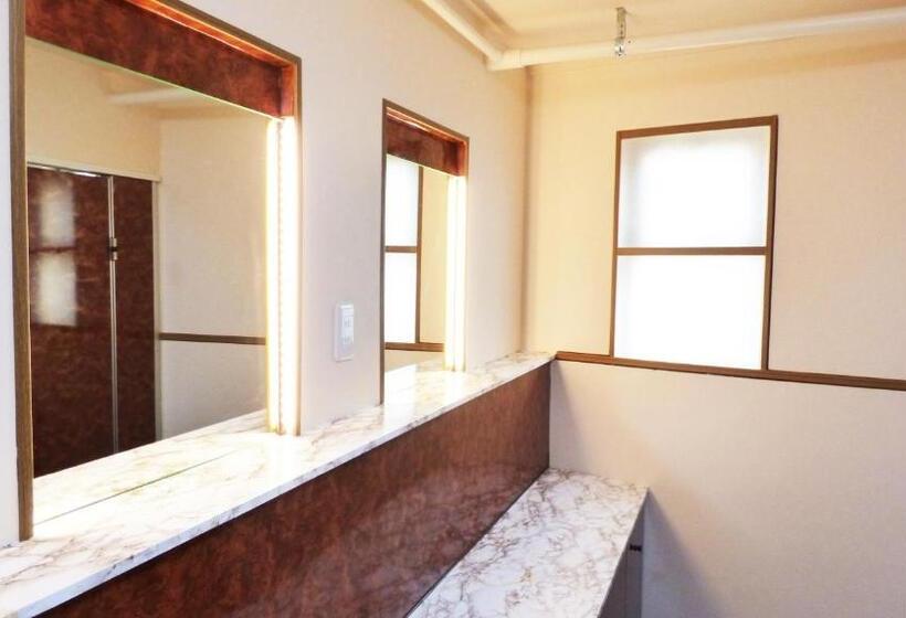 Yokohama Hostel Village Hayashikaikan