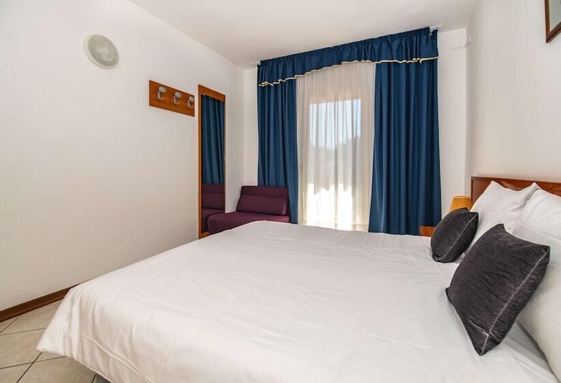 酒店 Ai Pini Medulin Resort