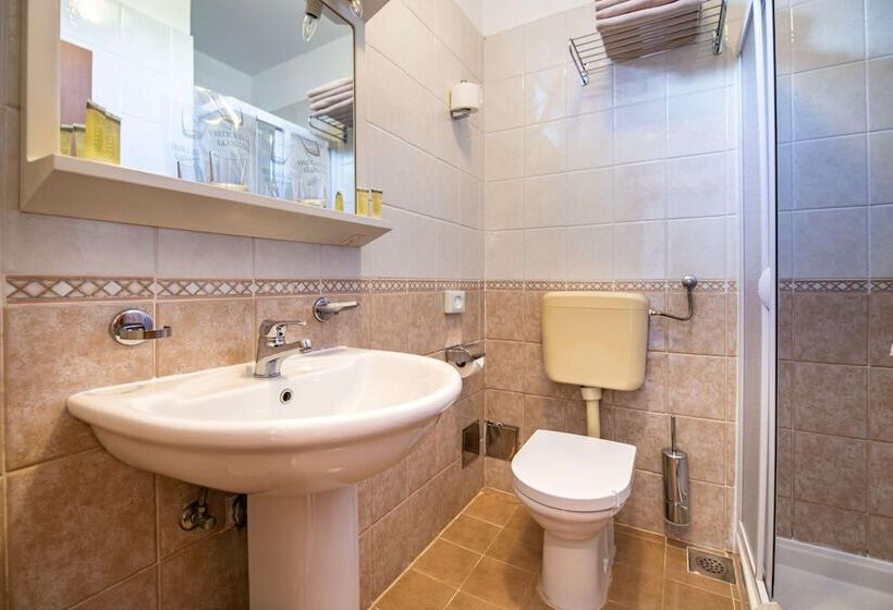 酒店 Ai Pini Medulin Resort