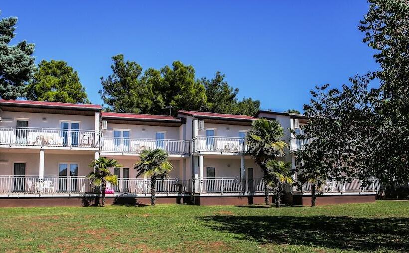 酒店 Ai Pini Medulin Resort